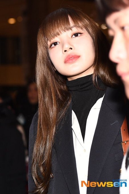 Lisa tại sân bay ảnh 10 Lisa tai san bay anh 10