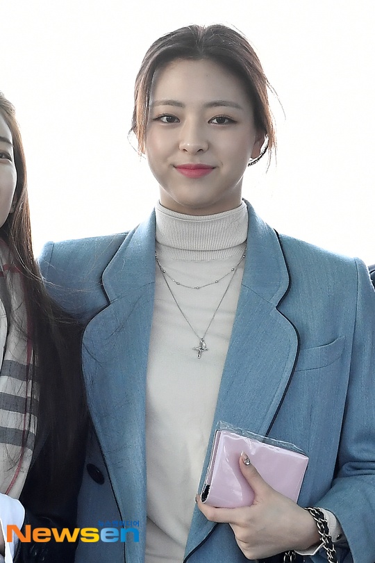 ITZY tai sân bay ảnh 20 ITZY tai san bay anh 20