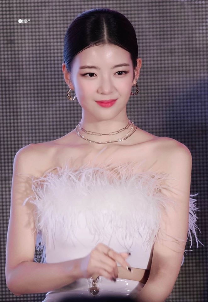 Idol Kpop mang vẻ đẹp quý tộc ảnh 5 Idol Kpop mang ve dep quy toc anh 5