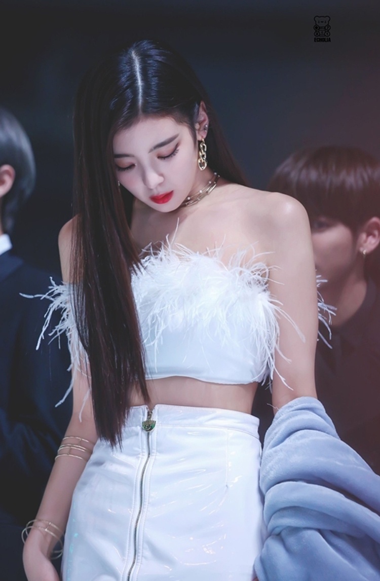 Idol Kpop mang vẻ đẹp quý tộc ảnh 6 Idol Kpop mang ve dep quy toc anh 6