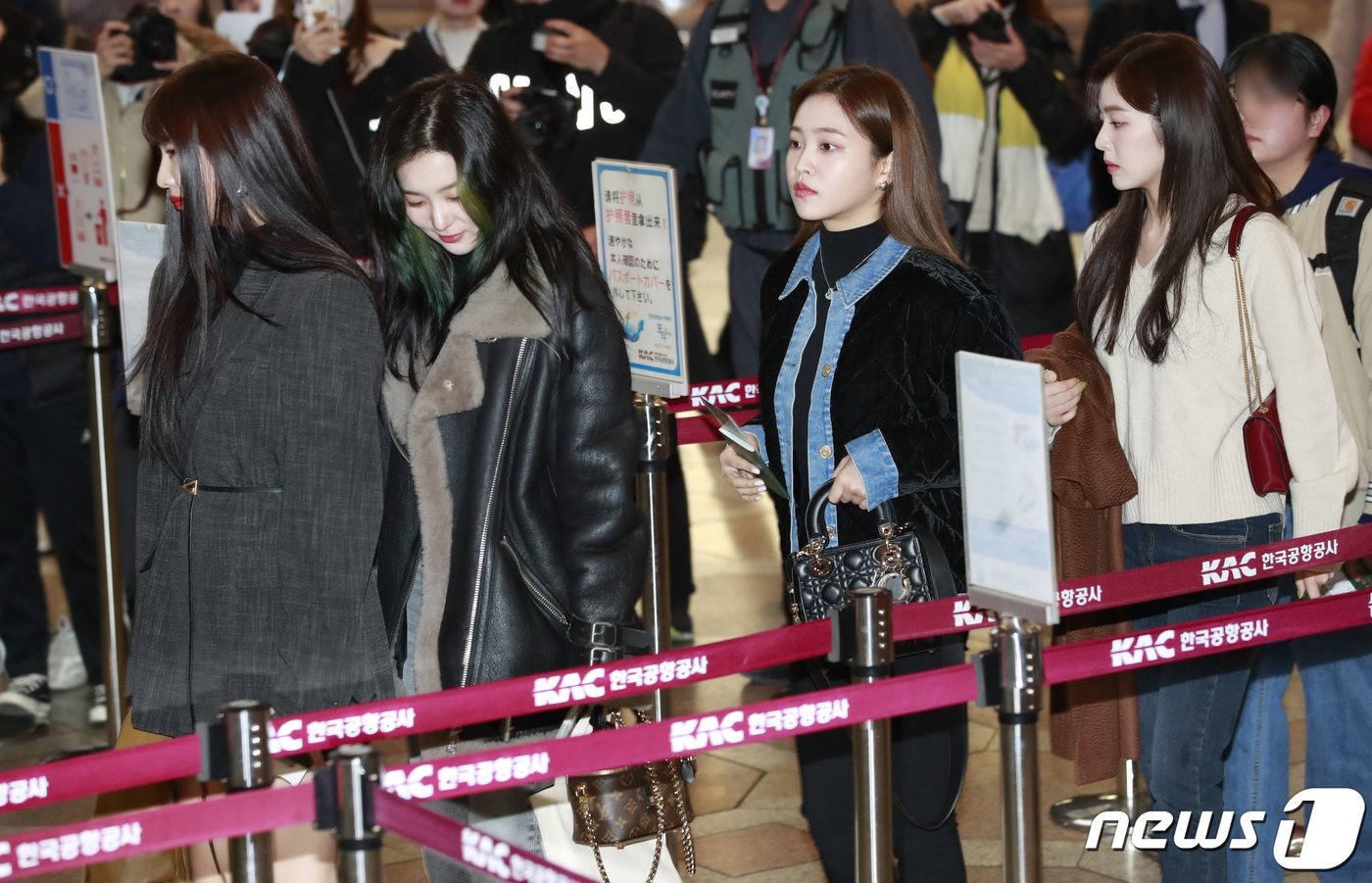 sao Kpop tại sân bay ảnh 1 sao Kpop tai san bay anh 1