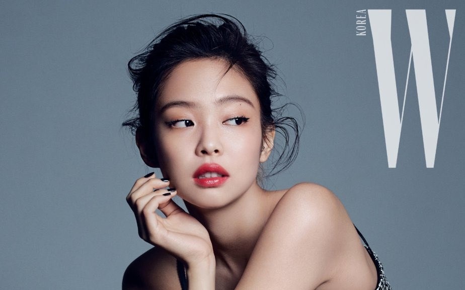 Jennie (Black Pink) quyen ru tren tap chi hinh anh