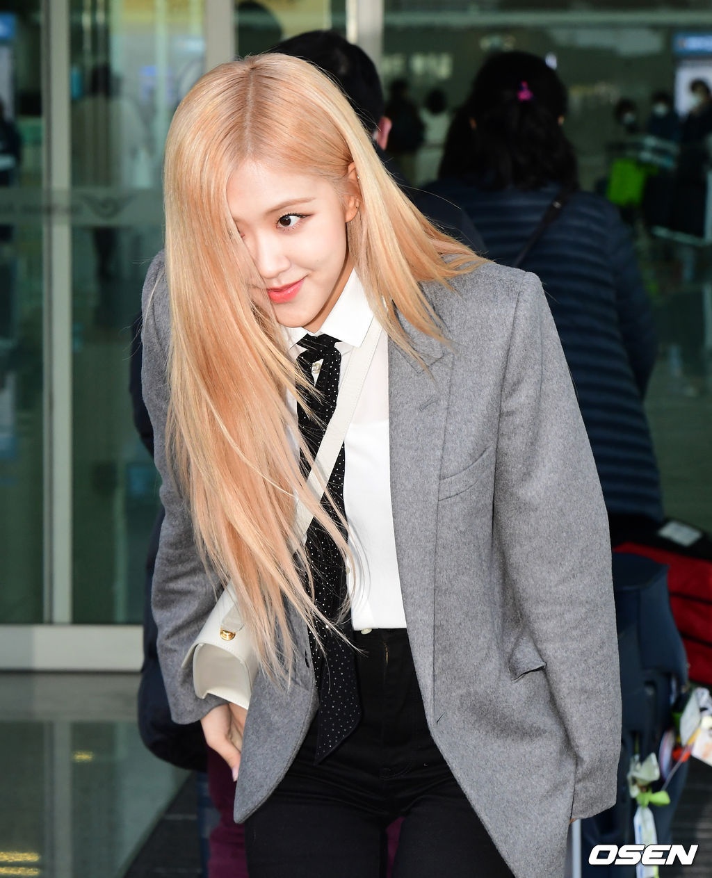 Rosé tại sân bay ảnh 9 Rose tai san bay anh 9