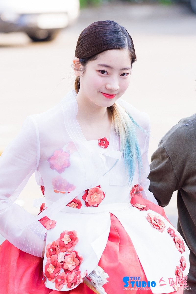 Nu idol Kpop mac hanbok dep nhat anh 3