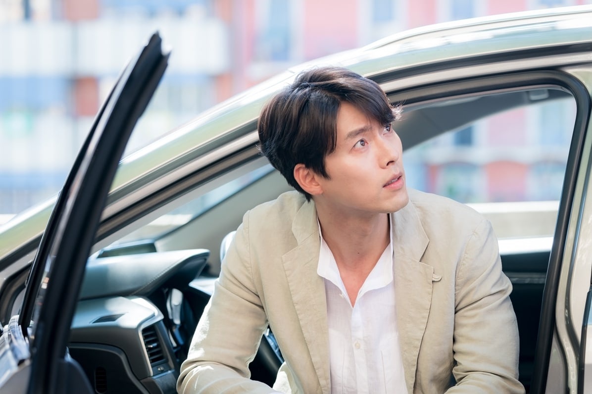 Ba vai dien dang xem cua Hyun Bin hinh anh