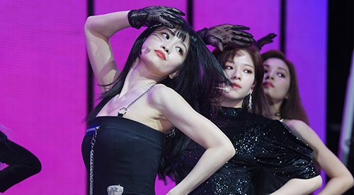 Ba nghe si Han Quoc noi tieng nhat tai Nhat Ban hinh anh