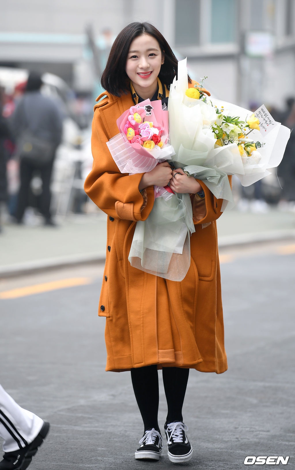 idol Kpop ngay tot nghiep anh 9