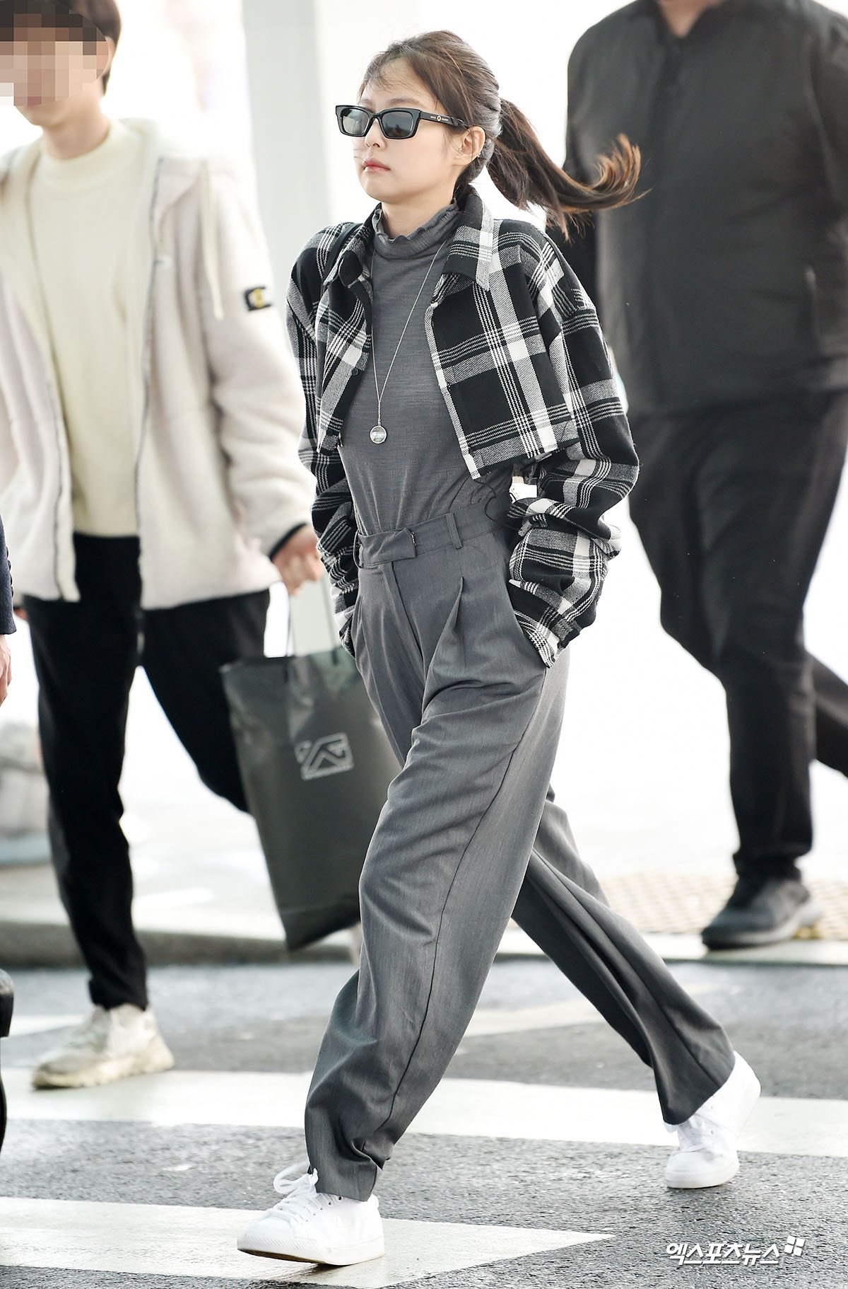 Jennie tại sân bay ảnh 1 Jennie tai san bay anh 1