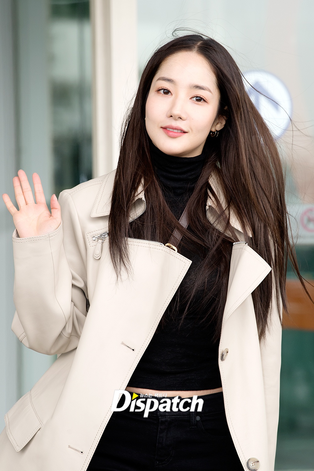 sao Kpop tai san bay anh 11