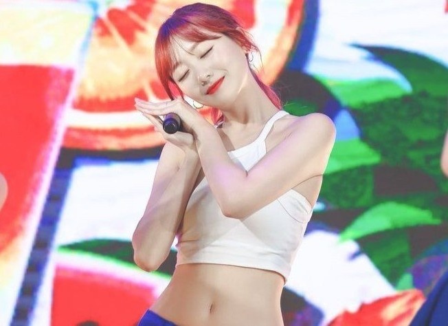 Nu idol the he moi so huu than hinh S-line hinh anh