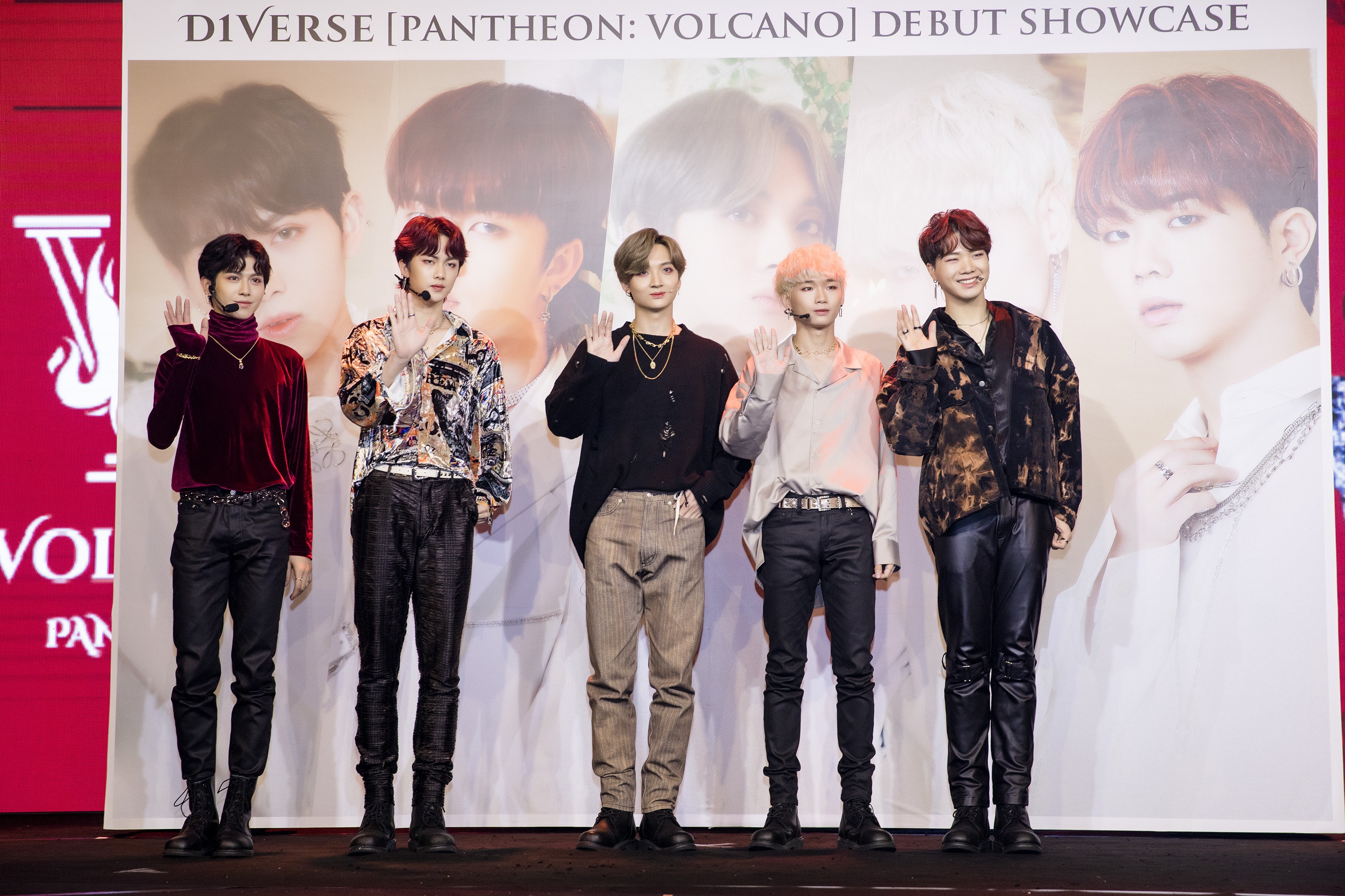 D1Verse khoe doi hinh dong deu ngay debut anh 11