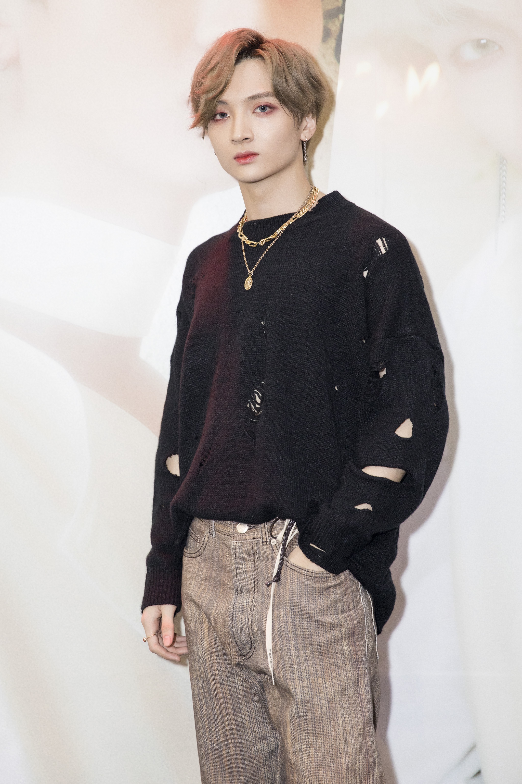 D1Verse khoe doi hinh dong deu ngay debut anh 7