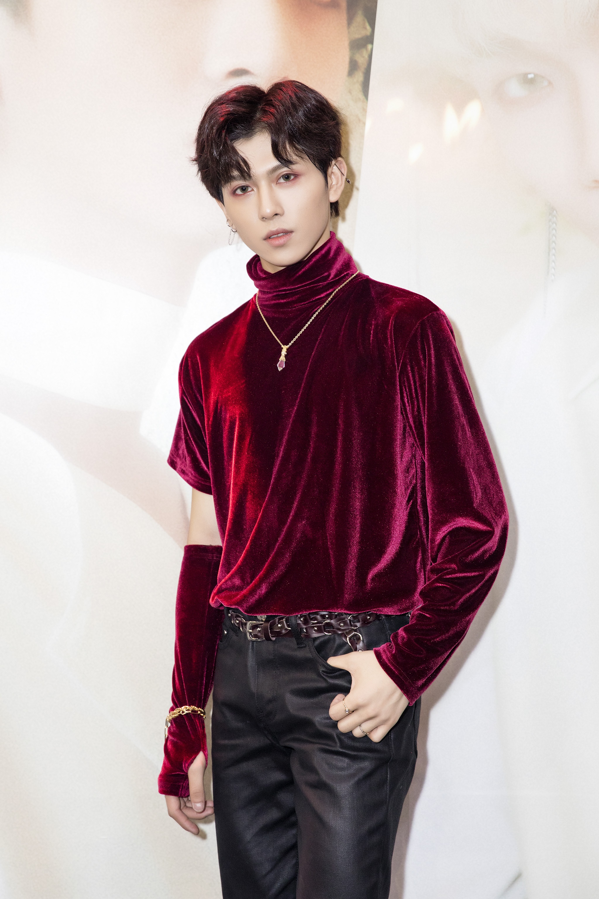 D1Verse khoe doi hinh dong deu ngay debut anh 8