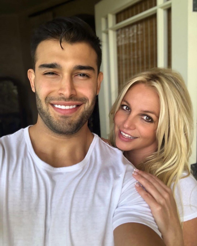 Britney Spears va ban trai kem tuoi anh 3