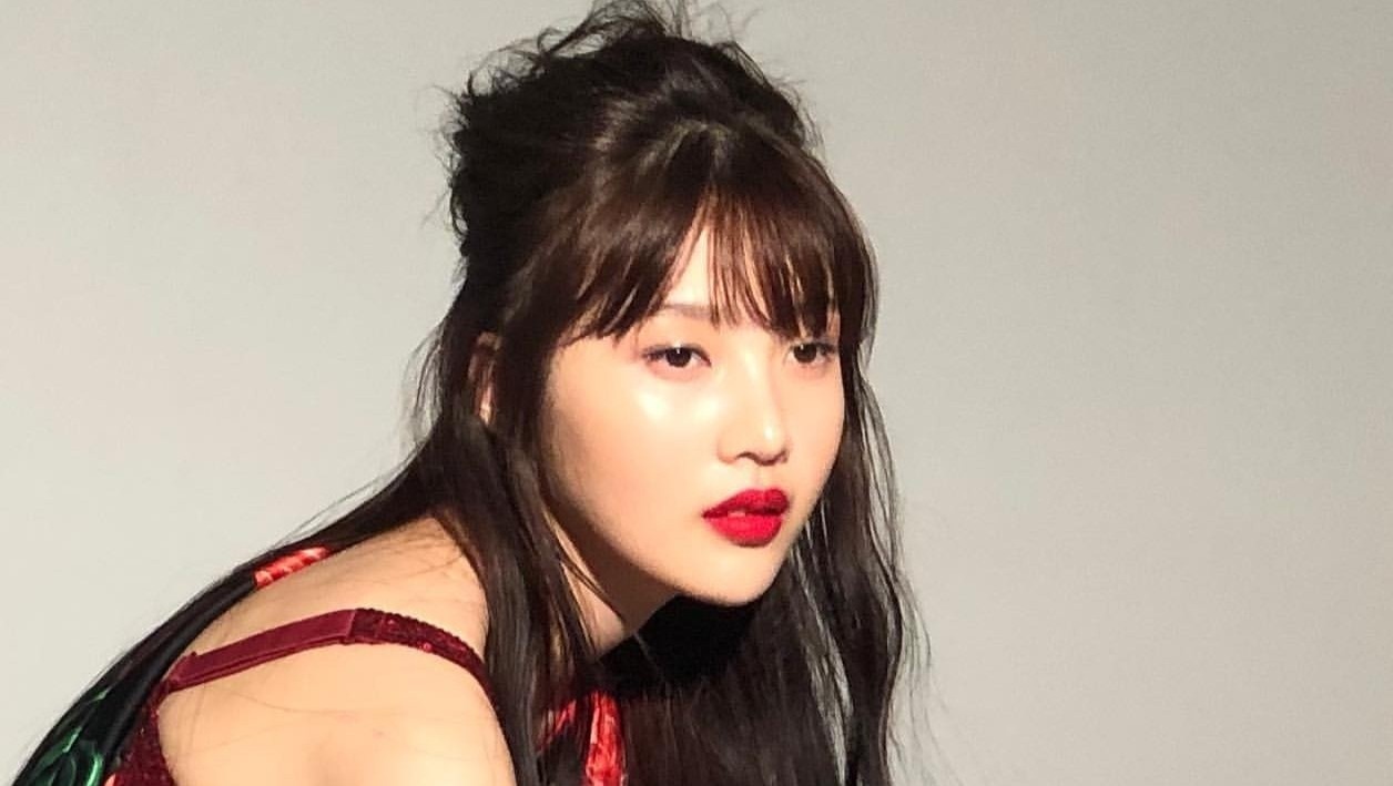 My nhan nhom Red Velvet khoe than hinh goi cam tren tap chi hinh anh