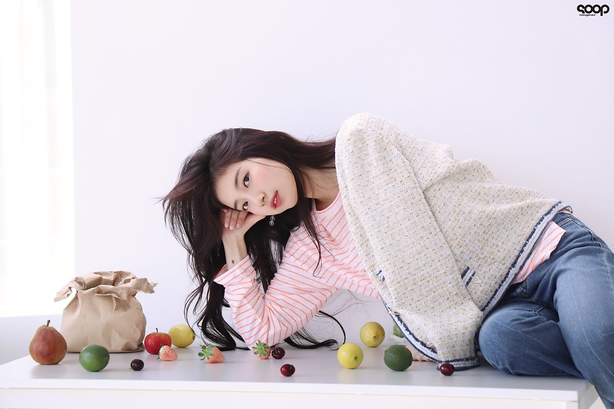 Suzy trong bo hinh moi anh 3