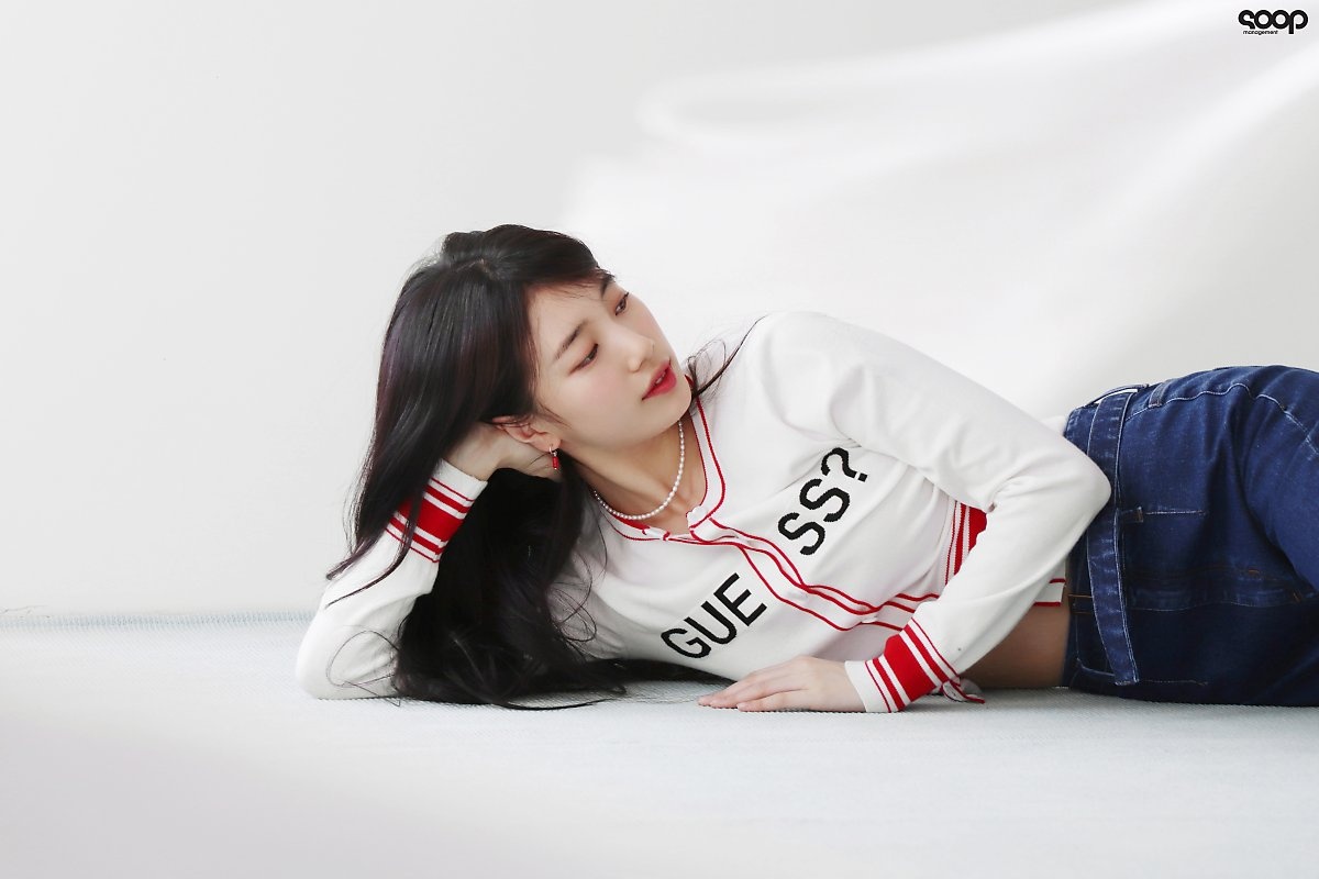 Suzy trong bo hinh moi anh 2