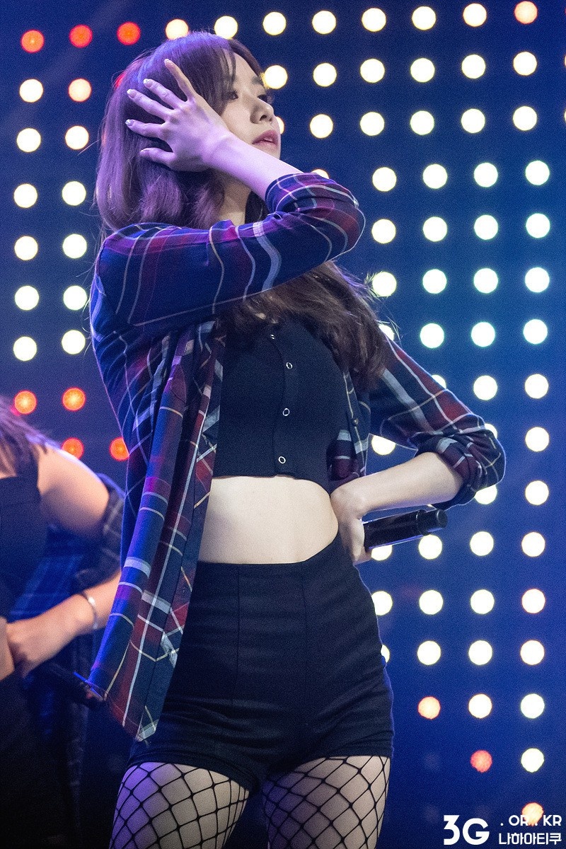 vong eo con kien cua idol Kpop anh 10