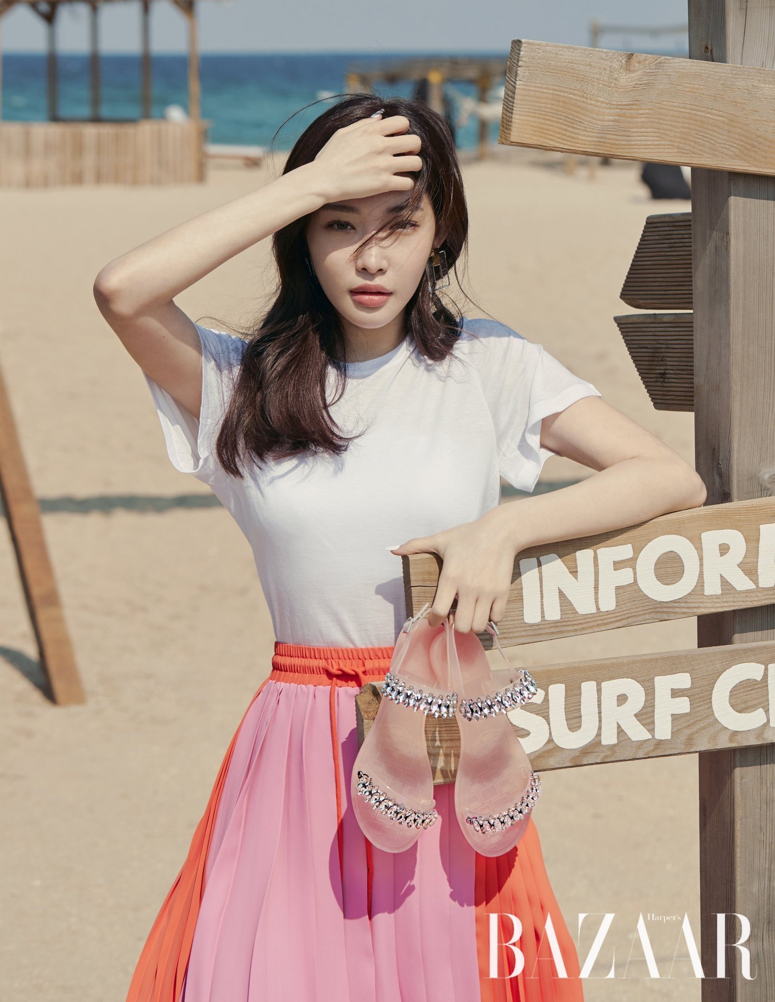 Chung Ha trên tạp chí ảnh 10 Chung Ha tren tap chi anh 10