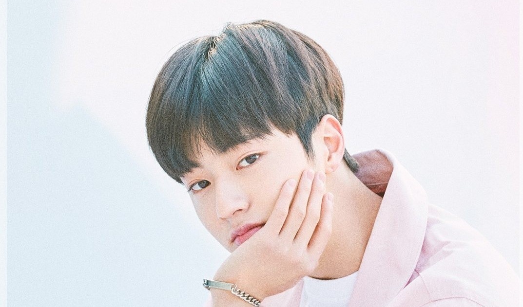 Tan binh 16 tuoi duoc menh danh la my nam the he moi cua YG hinh anh