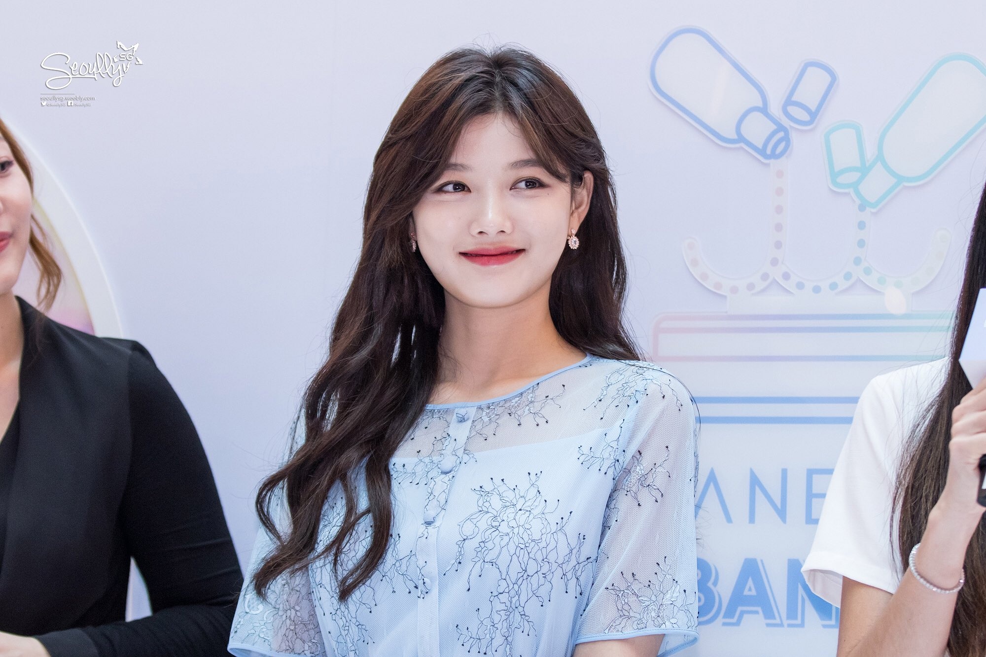 Nhan sac cua Kim Yoo Jung anh 8