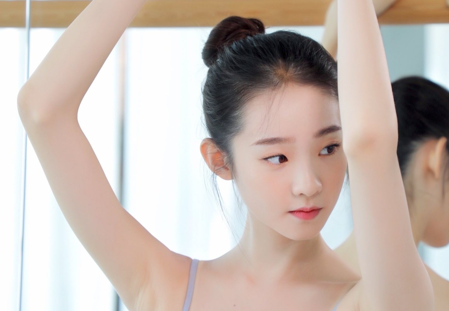 Nhan sac nu thi sinh 10X cao 1,75 m trong Sang tao doanh 2020 hinh anh