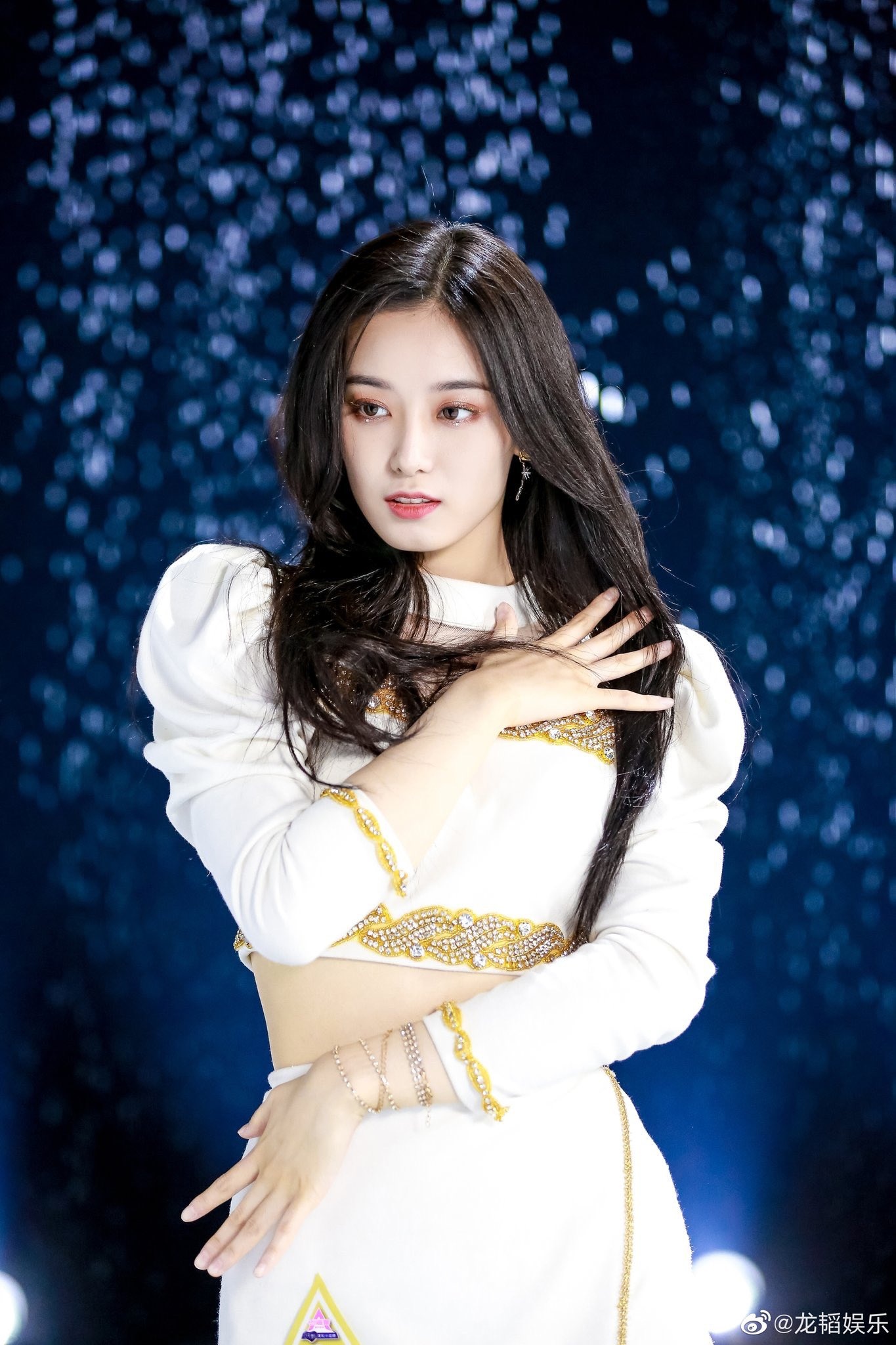 visual the he moi Cbiz anh 13