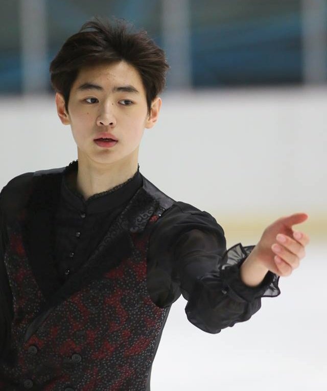 Vận đông viên trượt băng nghệ thuật tại show sống còn của Big Hit ảnh 8 Van dong vien truot bang nghe thuat tai show song con cua Big Hit anh 8