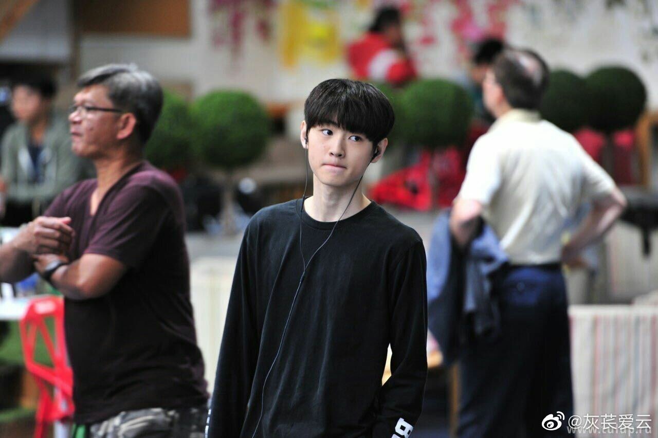 Van dong vien truot bang nghe thuat tai show song con cua Big Hit anh 2