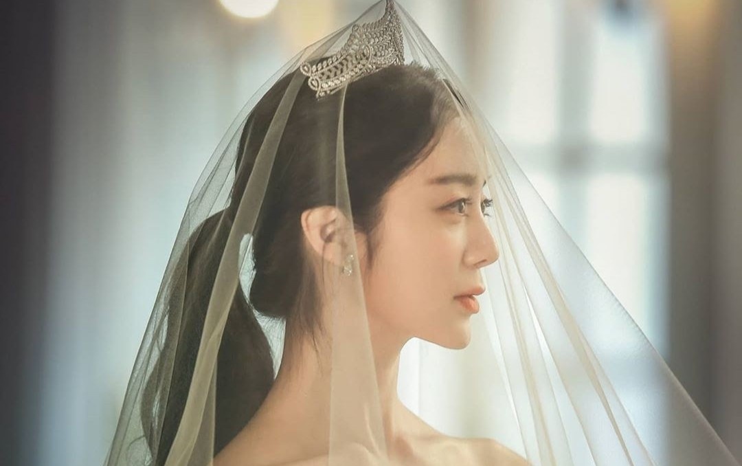 Bon than tuong noi tieng Kpop ket hon trong nam 2020 hinh anh