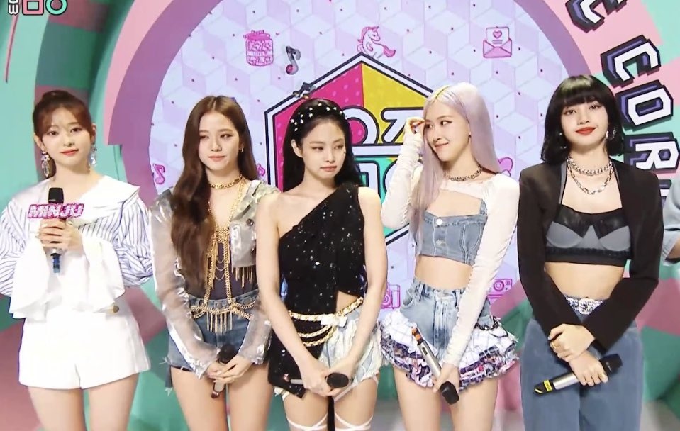 Black Pink trinh dien 'How You Like That', Rose mat diem vi quan ngan hinh anh