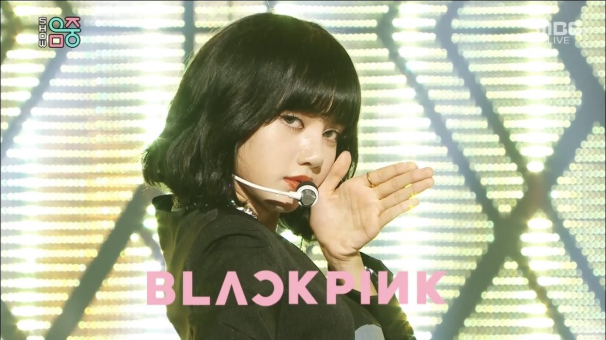 Rose mat diem vi trang phuc bieu dien anh 6