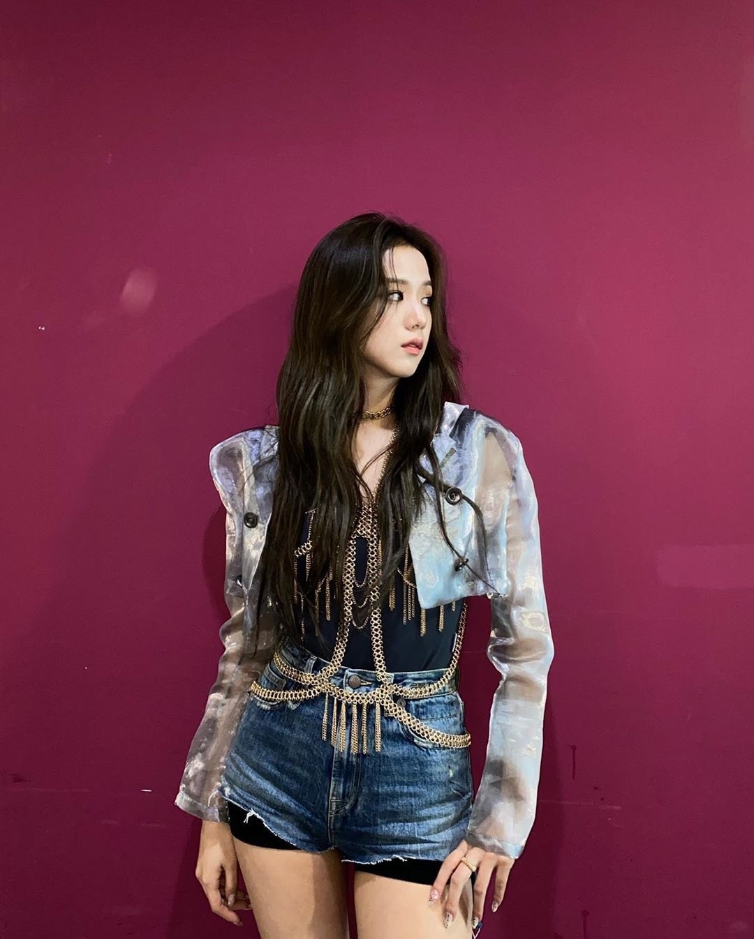 Rose mat diem vi trang phuc bieu dien anh 4