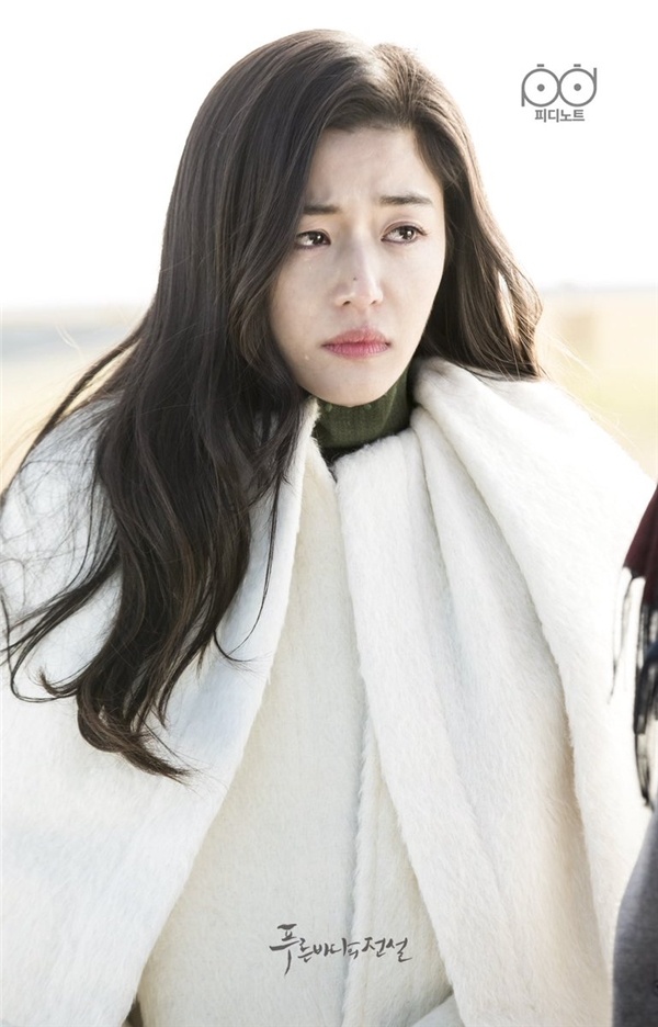 Jun Ji Hyun,  Son Ye Jin,  IU,  Park Min Young,  Shin Min Ah,  Krystal anh 5