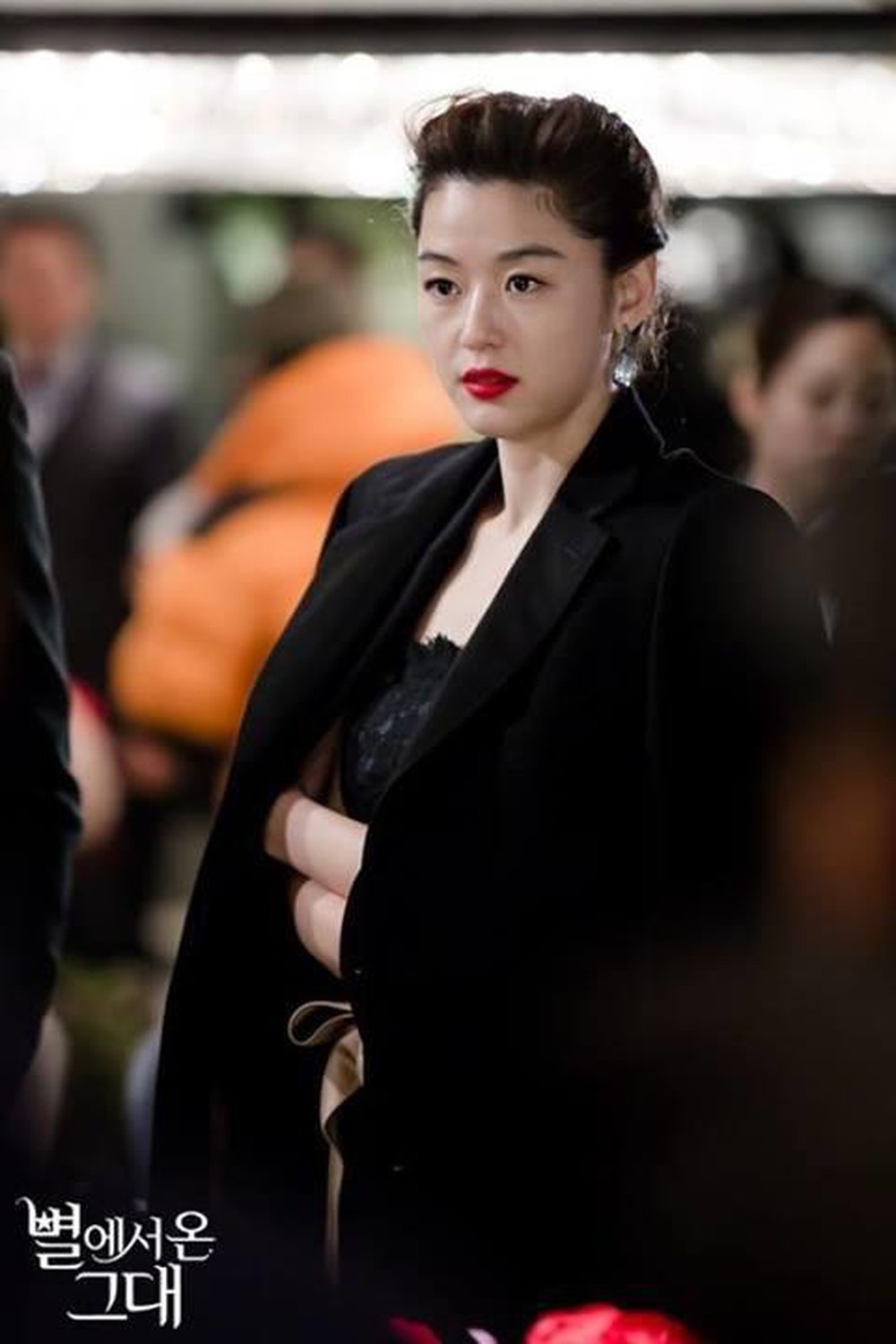 Jun Ji Hyun,  Son Ye Jin,  IU,  Park Min Young,  Shin Min Ah,  Krystal anh 1