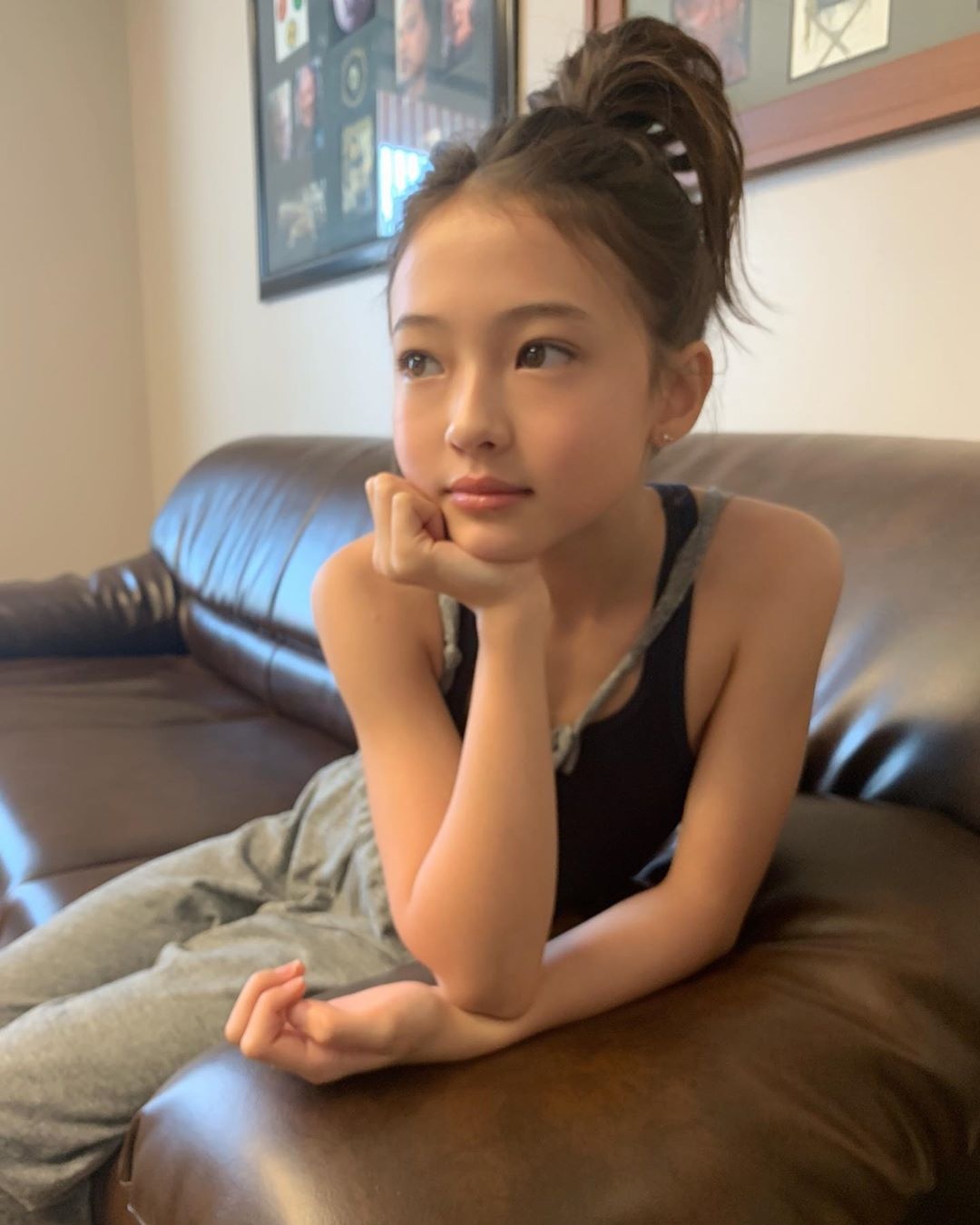 phong cách thời trang của bản sao Jennie ảnh 9 phong cach thoi trang cua ban sao Jennie anh 9