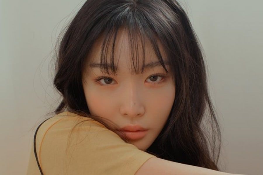 Chi tiet vu ca si Chung Ha mac Covid-19 hinh anh