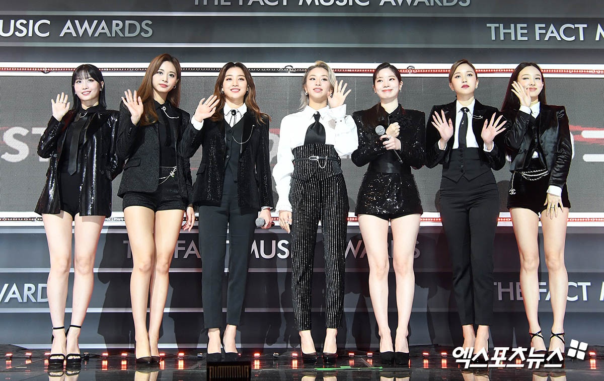 sao Kpop tren tham do anh 16