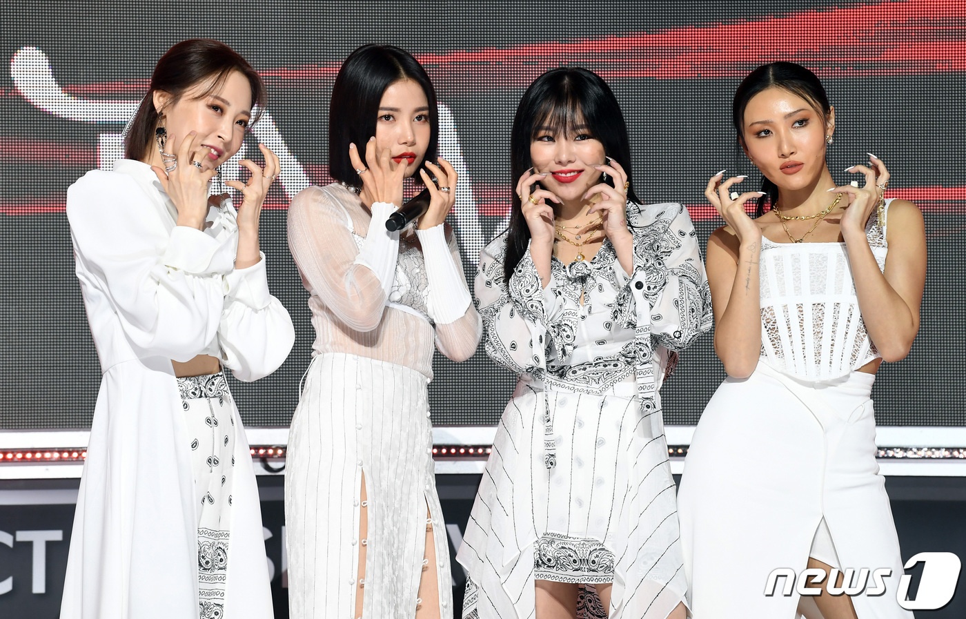 sao Kpop tren tham do anh 17