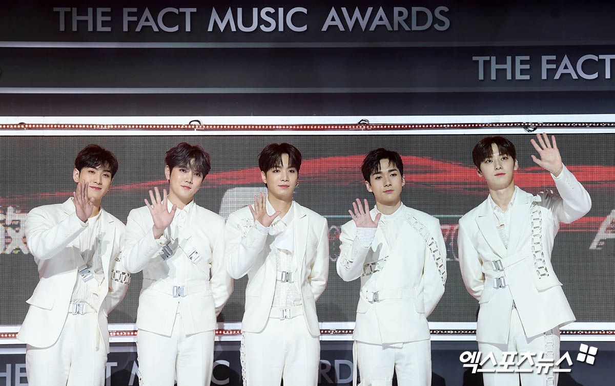 sao Kpop tren tham do anh 10