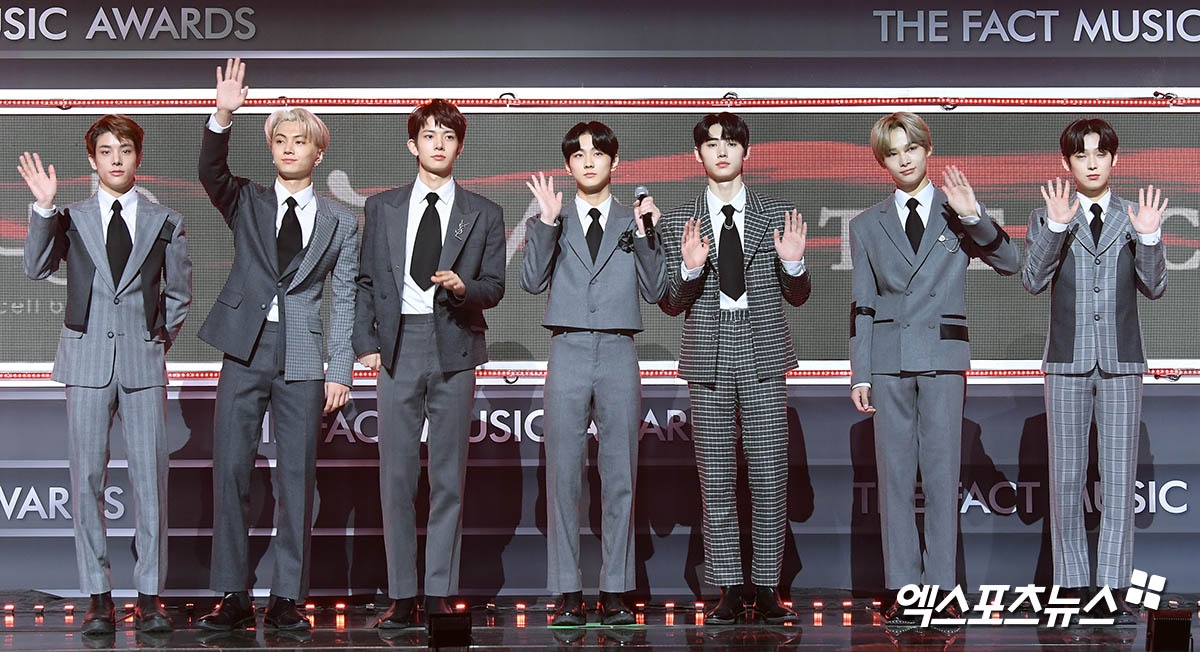 sao Kpop tren tham do anh 13