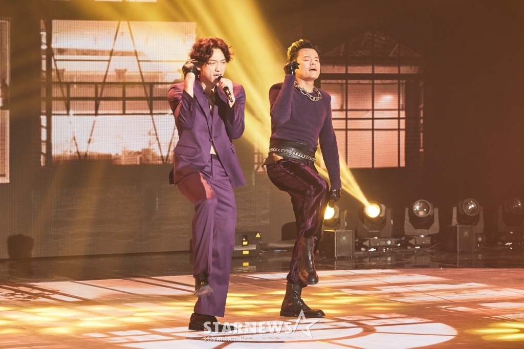 YoonA dep doi ben canh Kim Seon Ho anh 15