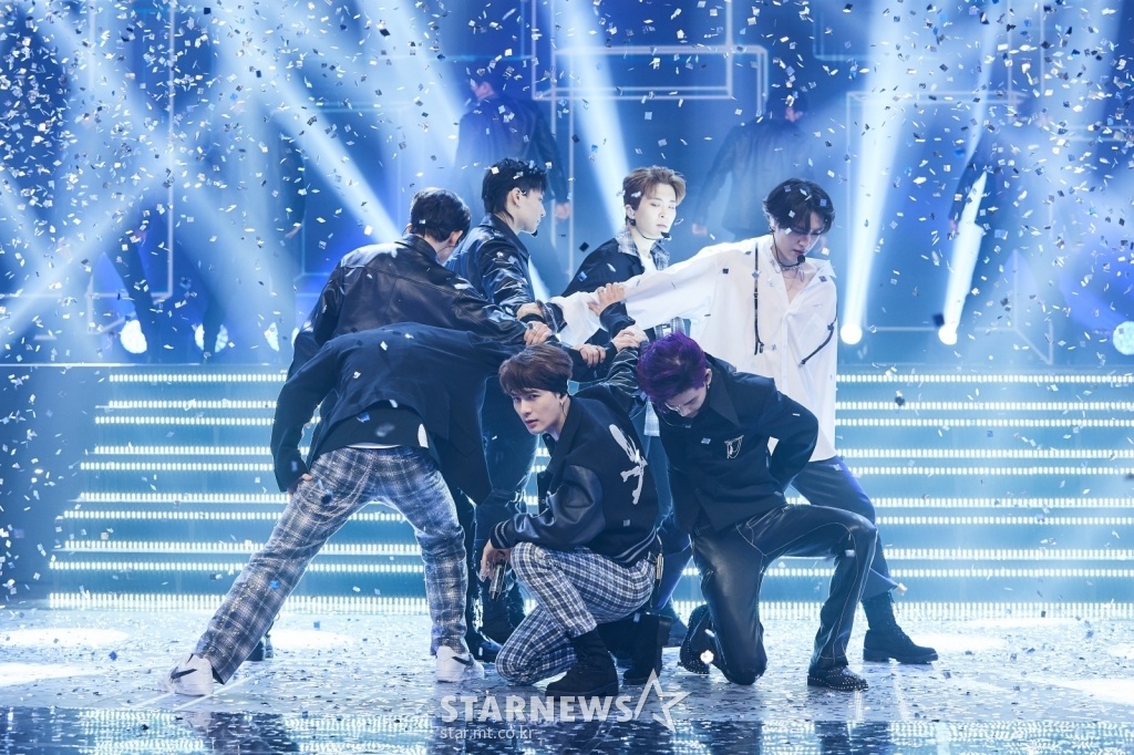 YoonA dep doi ben canh Kim Seon Ho anh 13