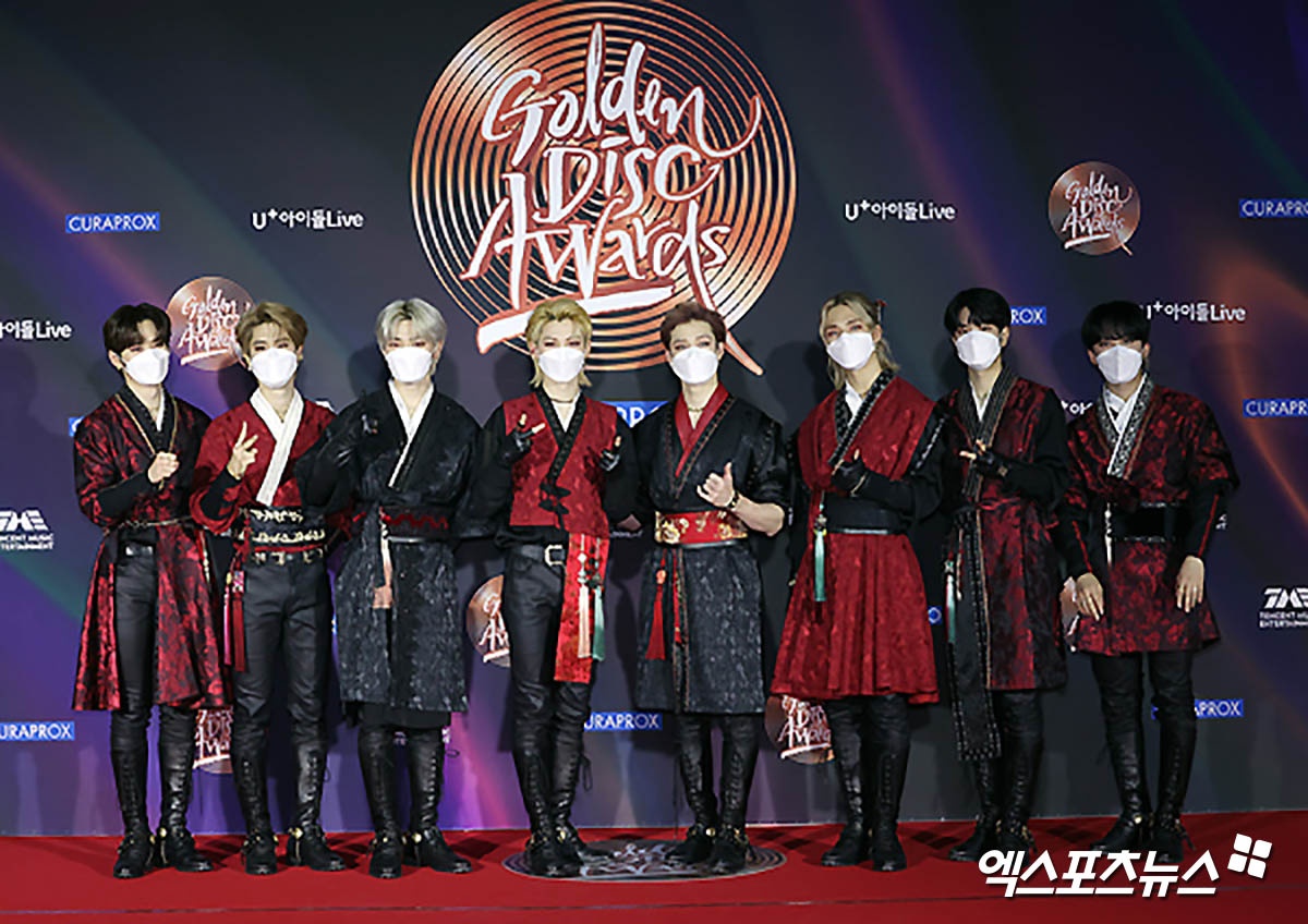 sao Kpop tren tham do anh 8