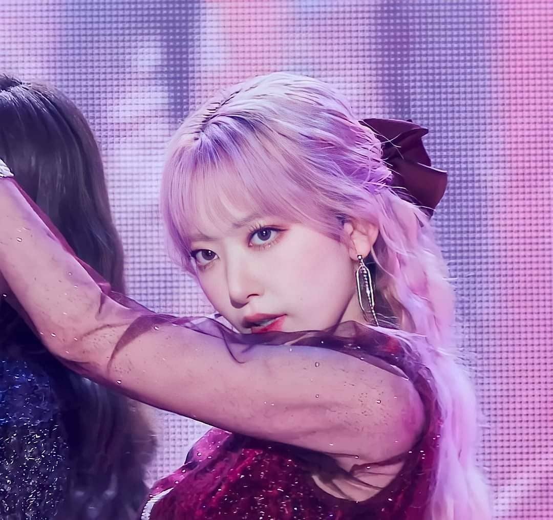 Sakura về cùng nhà BTS ảnh 3 Sakura ve cung nha BTS anh 3