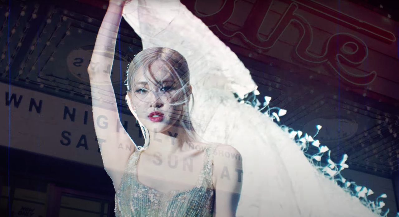 Rose lap ky luc voi album dau tay anh 1