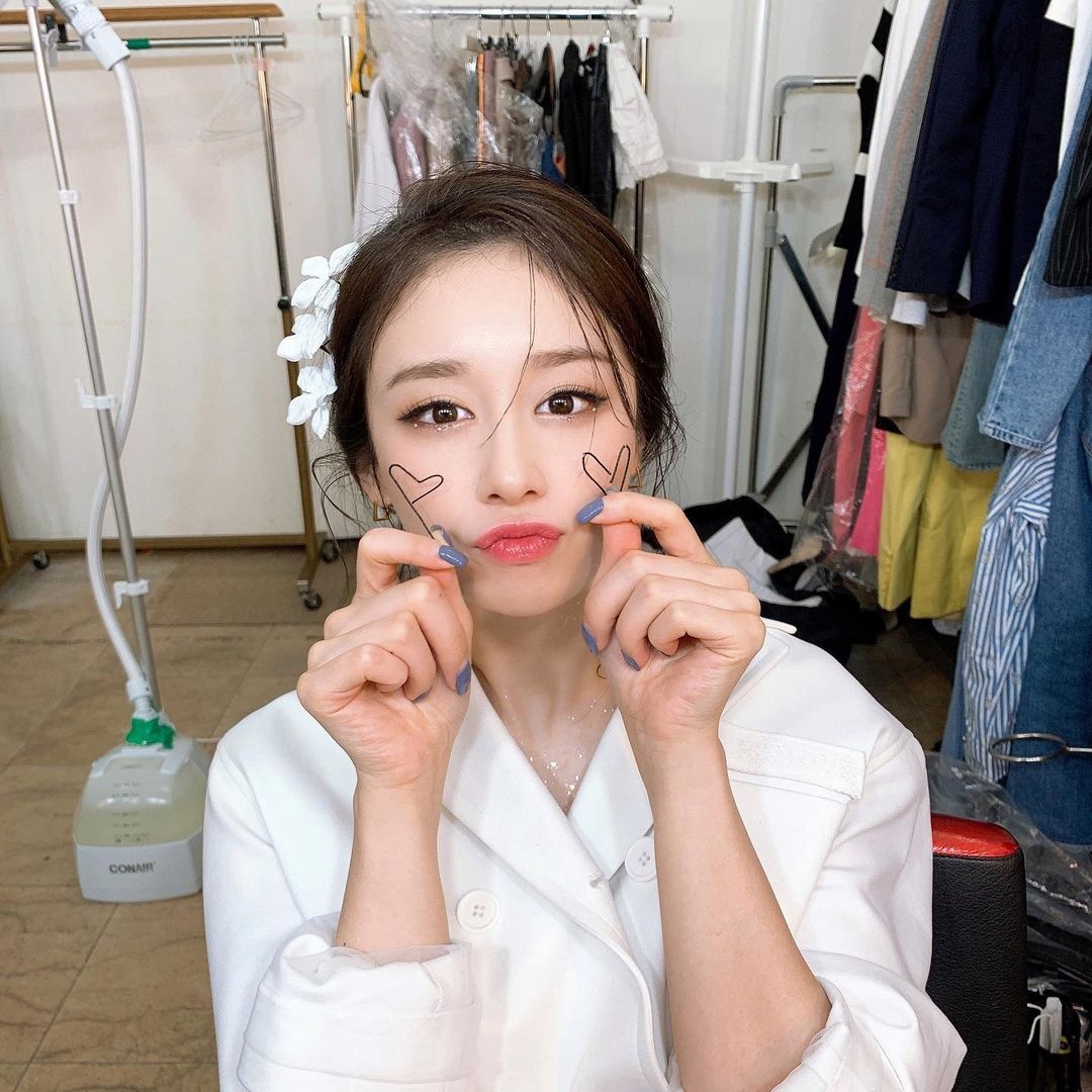 Ji Yeon tro lai anh 10