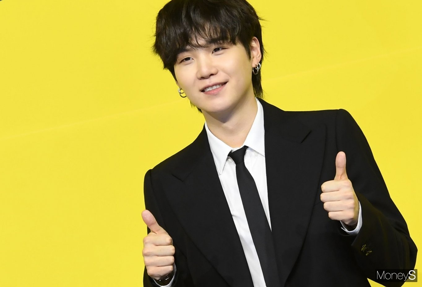 BTS tái xuất với diện mạo mới lạ ảnh 13 BTS tai xuat voi dien mao moi la anh 13