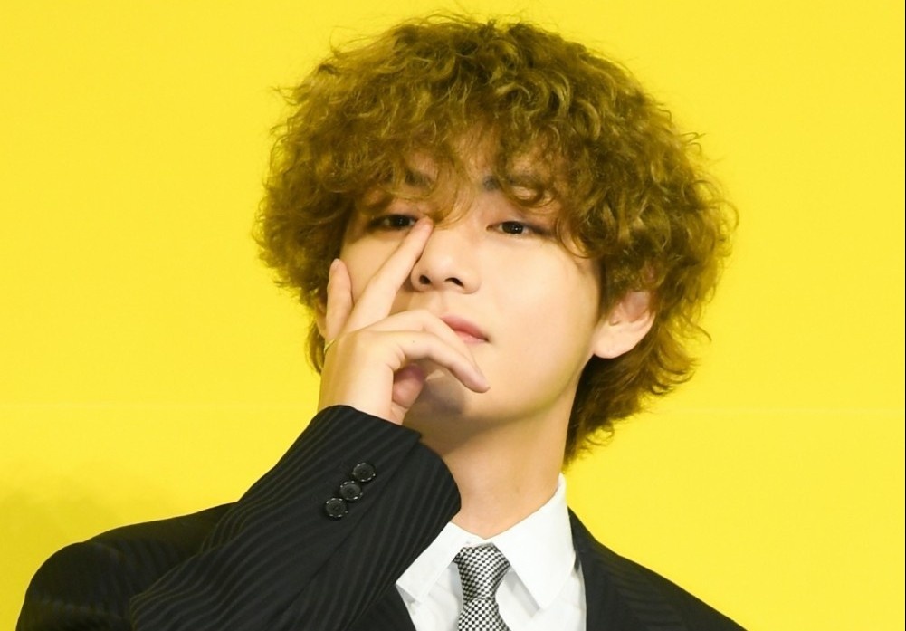 V (BTS) noi ve kieu toc xoan 'can phai thu mot lan trong doi' hinh anh