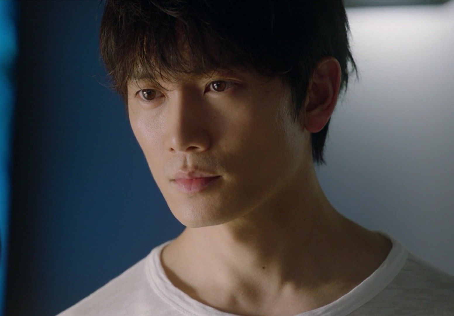 Ji Sung tái xuất sau 2 năm ảnh 6 Ji Sung tai xuat sau 2 nam anh 6